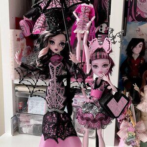 Monster High Collector Draculaura 2015 & Student Exchange Draculaura Bundle
